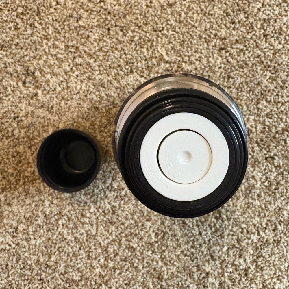Camo Stainless Steel Thermos – 25oz! - Picture 4 of 6